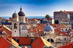 Über die Dächer von Dubrovnik mit Meerblick